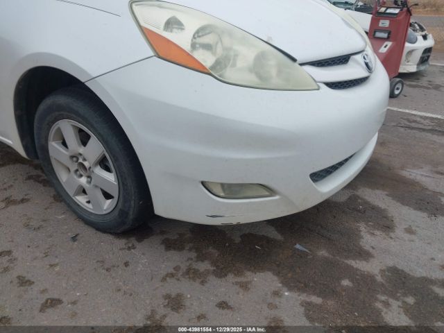 Toyota Sienna Xle Image 6