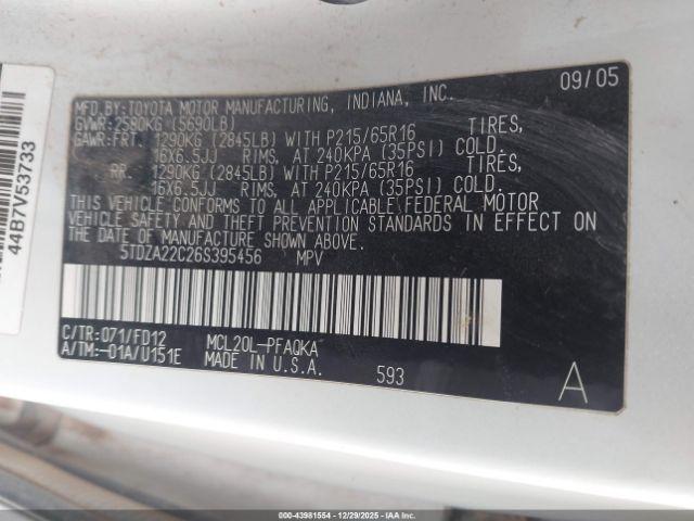 Toyota Sienna Xle Image 2