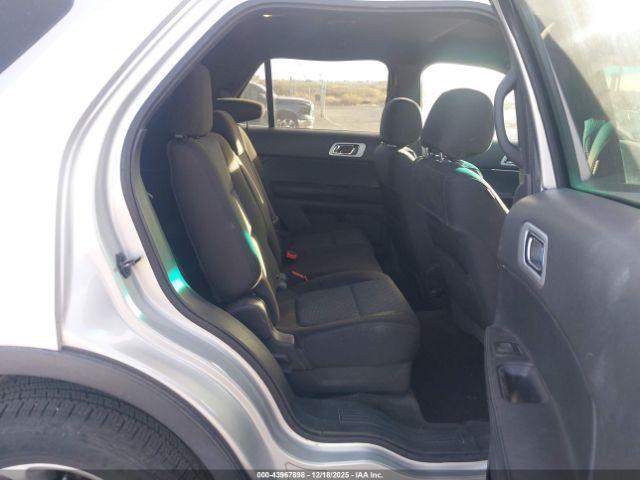 Ford Explorer Xlt Image 8