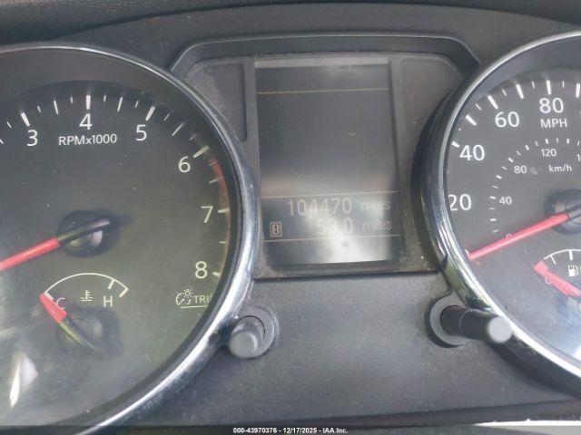 Nissan Rogue S Image 5