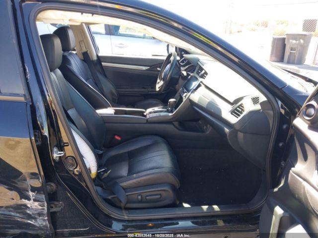 Honda Civic Touring Image 12