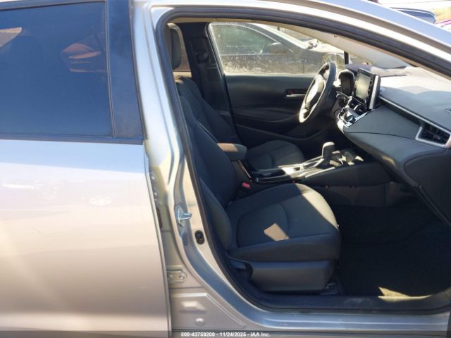 Toyota Corolla Le Image 10