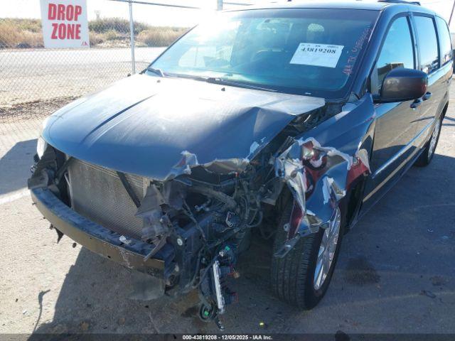 Chrysler Town & Country Touring Image 2