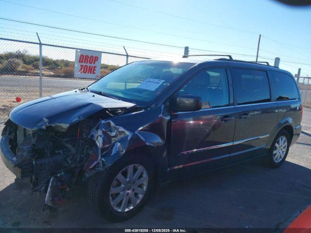 Chrysler Town & Country Touring Image 15