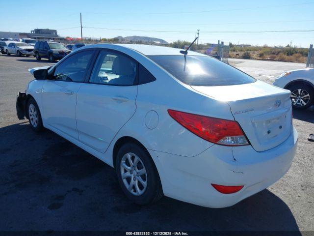 Hyundai ACCENT Gls Image 11