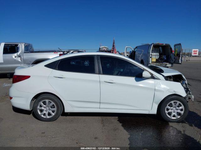 Hyundai ACCENT Gls Image 10