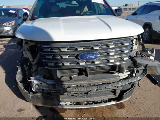 Ford Explorer Xlt Image 8