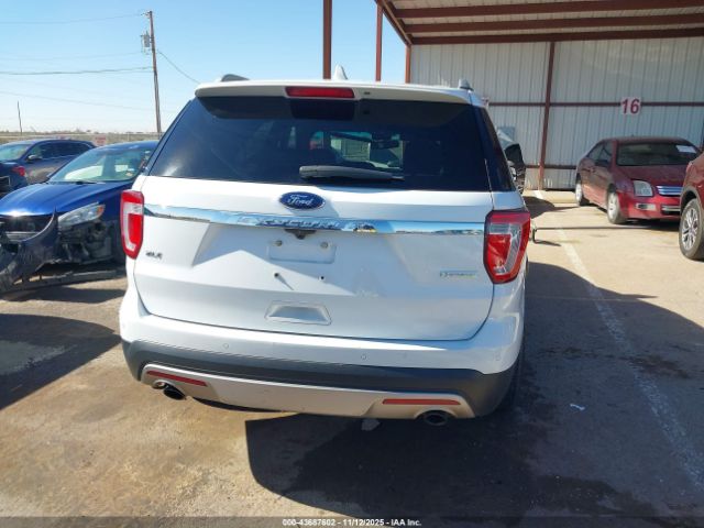 Ford Explorer Xlt Image 16