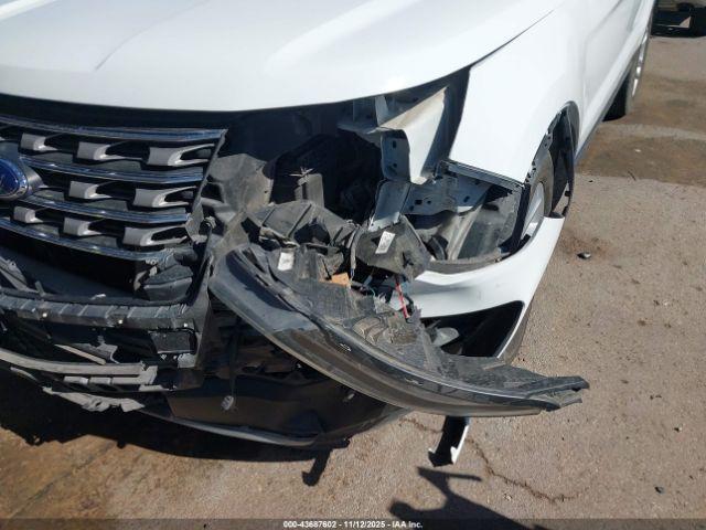 Ford Explorer Xlt Image 3