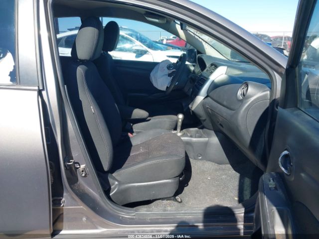 Nissan Versa 1.6 Sv Image 14