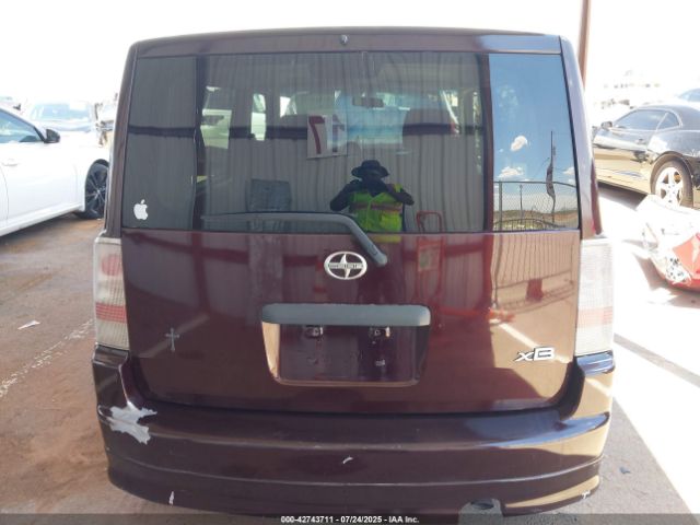 Scion xB Image 14