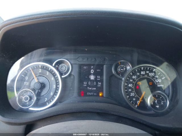 Ram 2500 Tradesman  4x4 8' Box Image 6