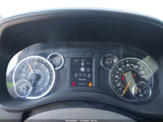 Ram 2500 Tradesman  4x4 8' Box Image 6