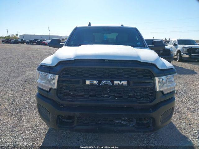 Ram 2500 Tradesman  4x4 8' Box Image 11