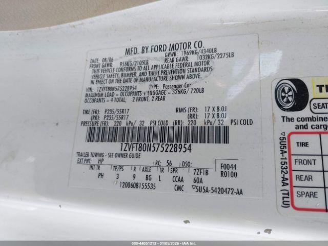 Ford Mustang Image 6