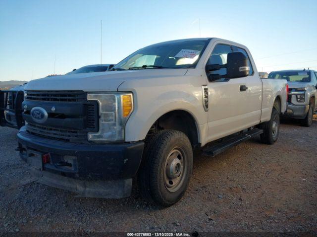 Ford F-250 Xl Image 8