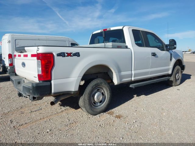 Ford F-250 Xl Image 11