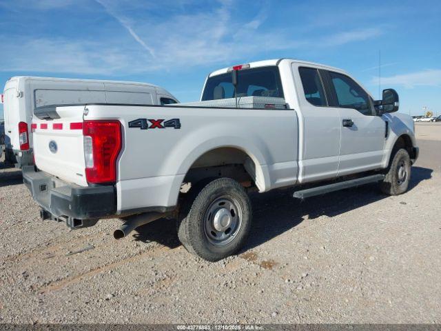Ford F-250 Xl Image 11