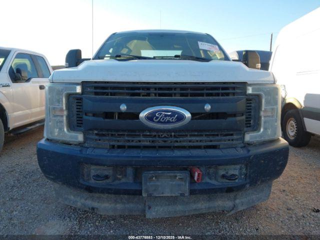 Ford F-250 Xl Image 14
