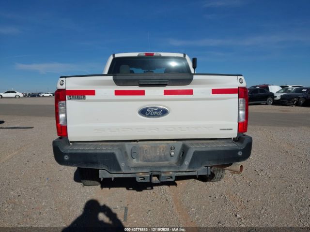 Ford F-250 Xl Image 13