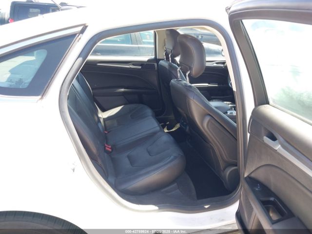 Ford Fusion Titanium Image 16