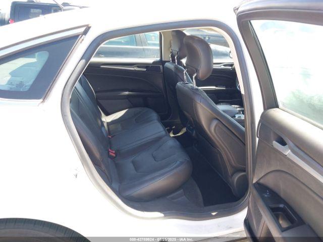 Ford Fusion Titanium Image 16