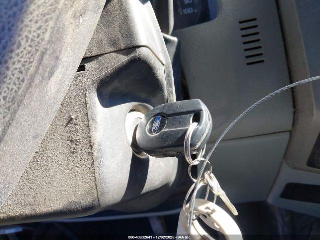 Ford F-250 Xlt Image 6