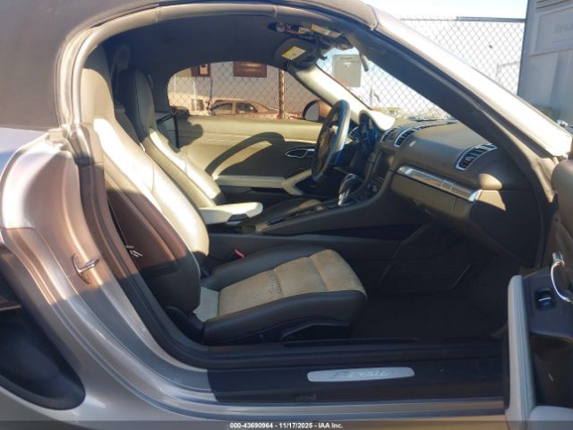 Porsche Boxster Image 10