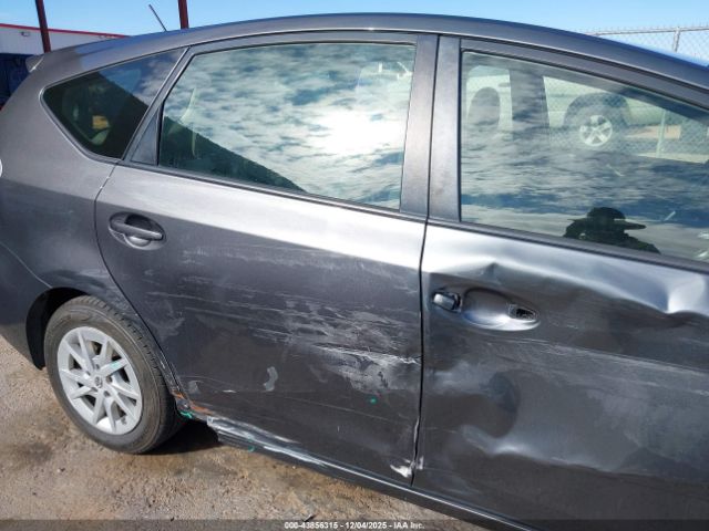 Toyota Prius v Three Image 16