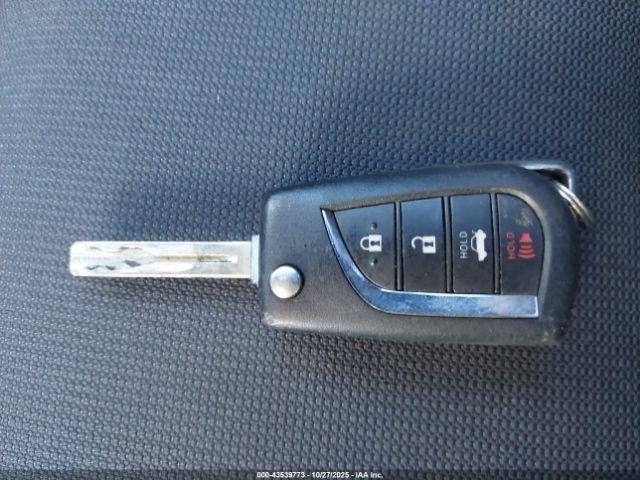 Toyota Corolla Le Image 10