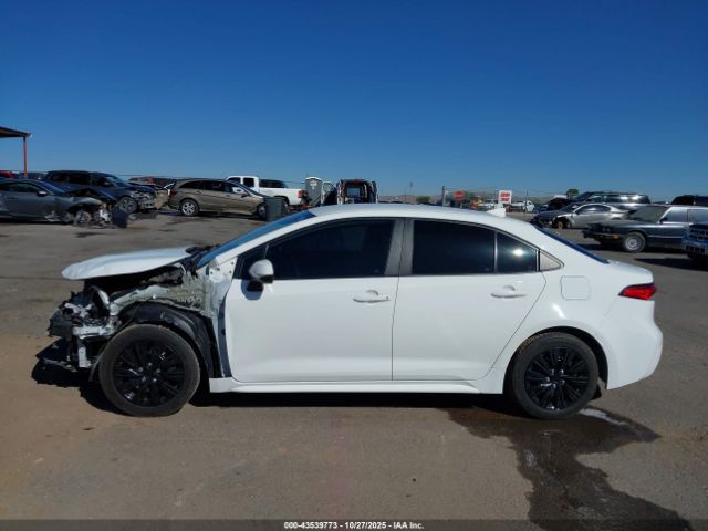 Toyota Corolla Le Image 9