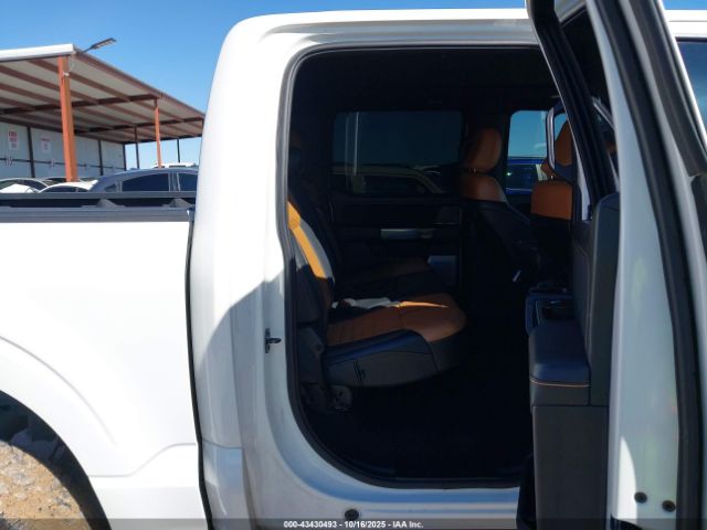 Ford F-150 Platinum Image 3