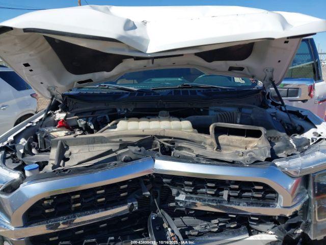 Ford F-150 Platinum Image 11