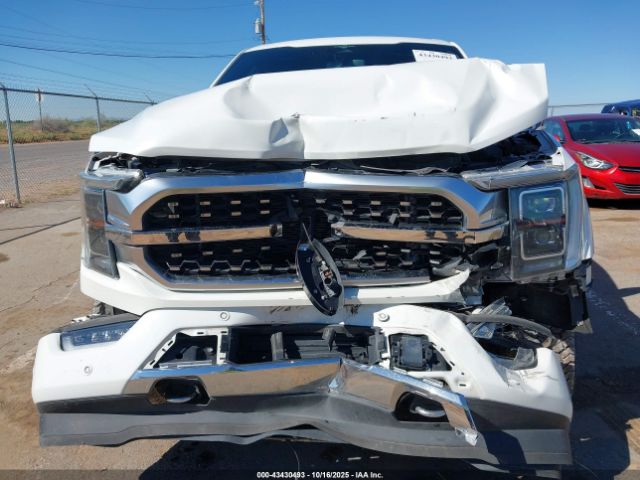 Ford F-150 Platinum Image 12