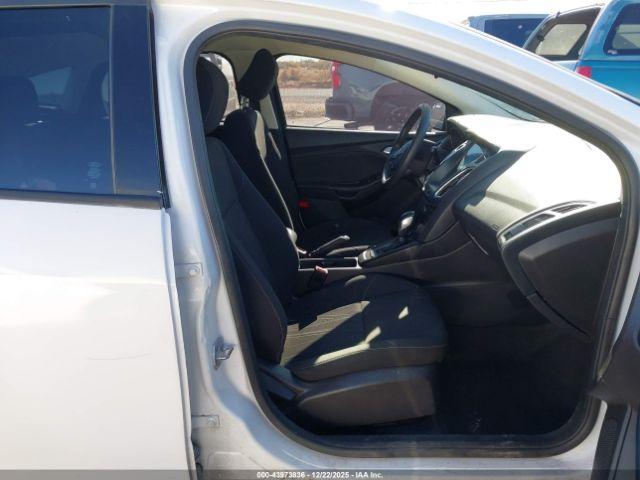 Ford Focus Se Image 11