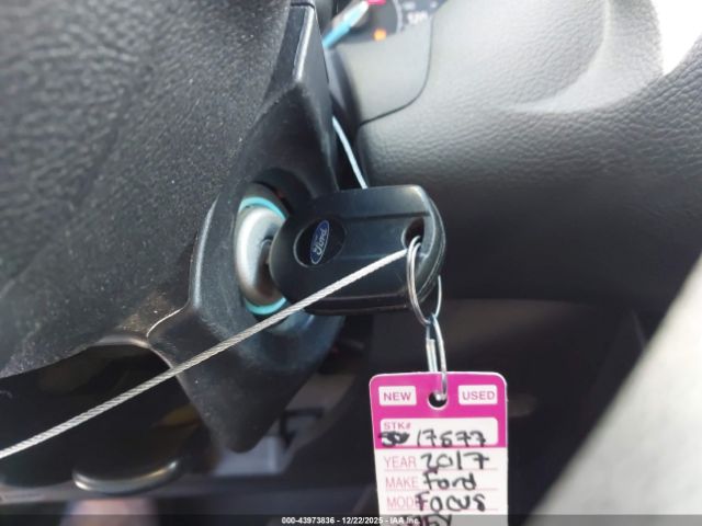 Ford Focus Se Image 8