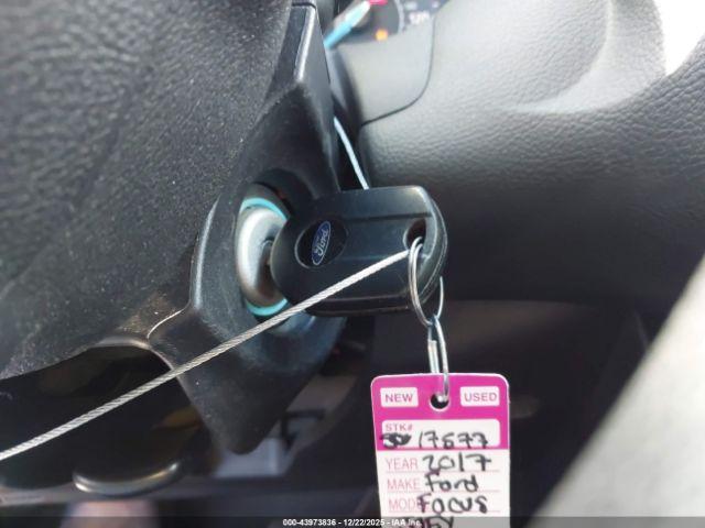 Ford Focus Se Image 8