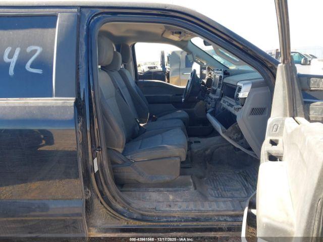 Ford F-350 Xl Image 11