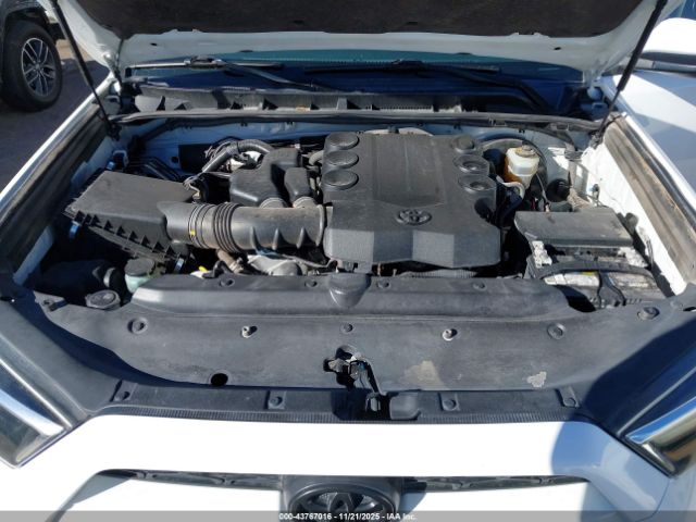 Toyota 4Runner Sr5 Image 9