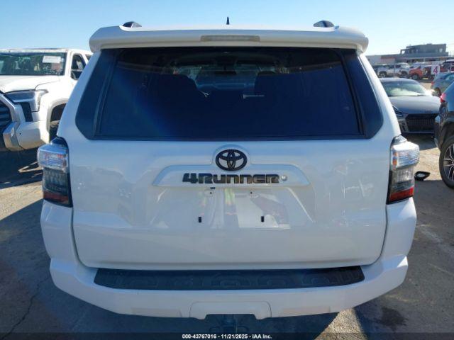 Toyota 4Runner Sr5 Image 12