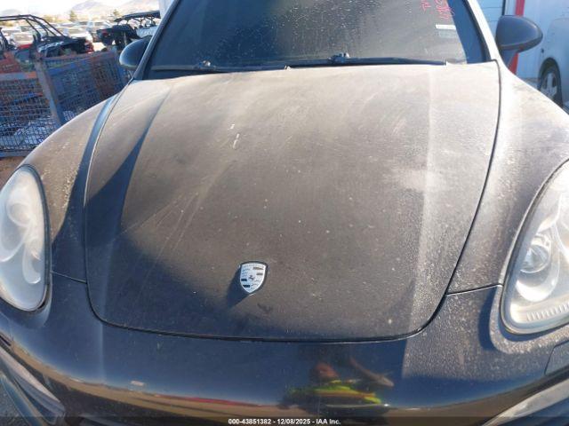 Porsche Cayenne S Image 15