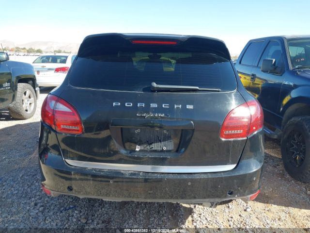 Porsche Cayenne S Image 10