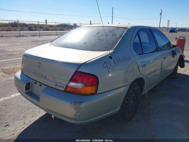 Nissan Altima Image 10