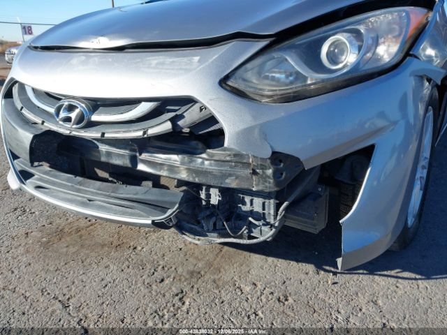 Hyundai ELANTRA Image 10