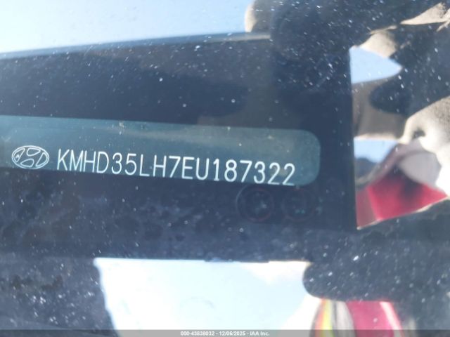 Hyundai ELANTRA Image 3