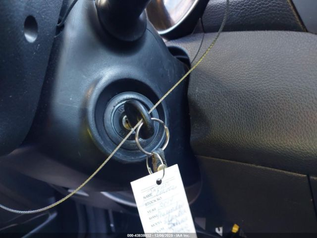 Hyundai ELANTRA Image 12