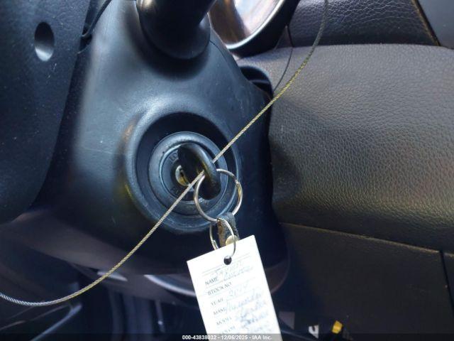 Hyundai ELANTRA Image 12