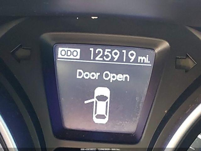 Hyundai ELANTRA Image 11