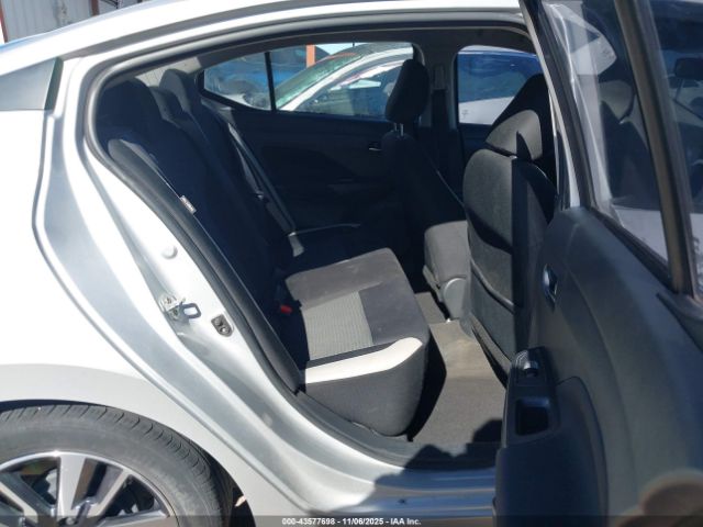 Nissan Versa Sv Xtronic Cvt Image 16