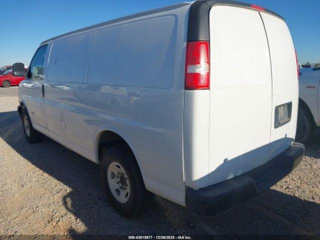 Chevrolet Express Work Van Image 2
